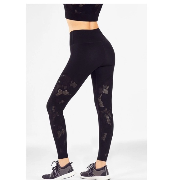 Fabletics black HIGH-WAISTED SCULPTKNIT CAMO  LEGGING size S - Picture 3 of 10